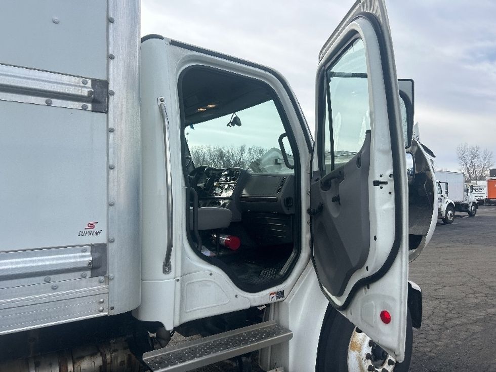 Medium Duty Box Truck-Light and Medium Duty Trucks-Freightliner-2022-M2-Obetz-OH-261,981\n\t\tmiles-$ 47,000 - Image 20