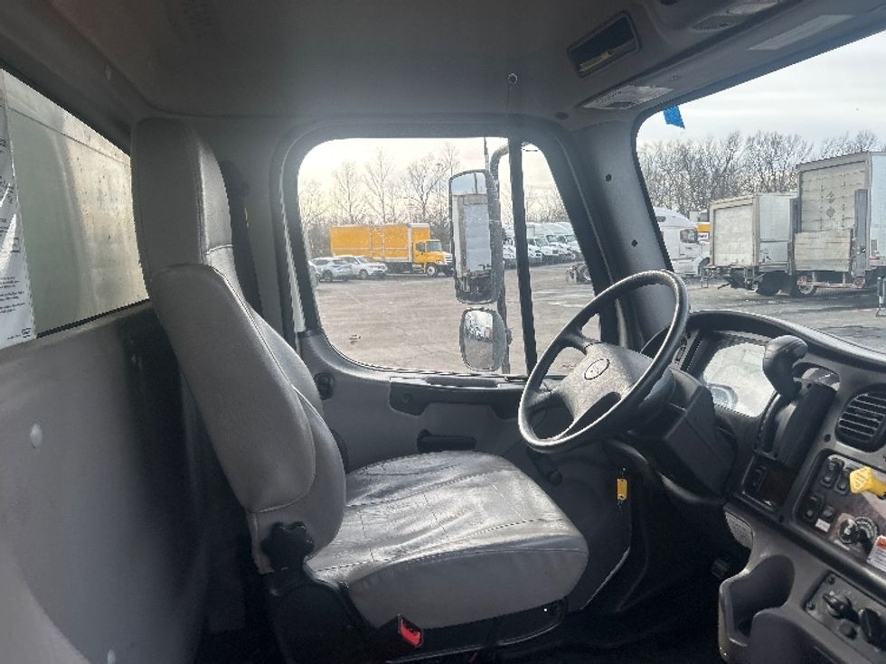 Medium Duty Box Truck-Light and Medium Duty Trucks-Freightliner-2022-M2-Obetz-OH-261,981\n\t\tmiles-$ 47,000 - Image 22
