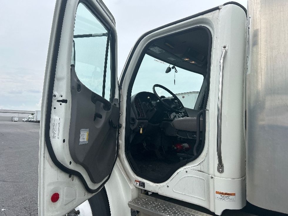 Medium Duty Box Truck-Light and Medium Duty Trucks-Freightliner-2022-M2-Obetz-OH-74,792\n\t\tmiles-$ 83,000 - Image 16