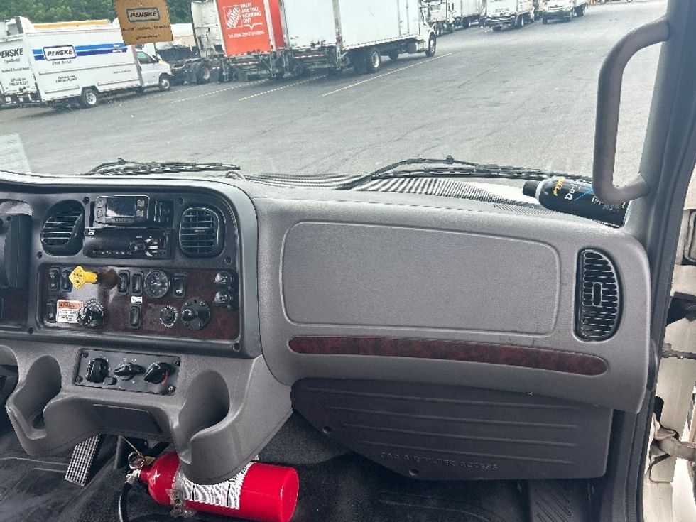 Medium Duty Box Truck-Light and Medium Duty Trucks-Freightliner-2022-M2-Obetz-OH-74,792\n\t\tmiles-$ 83,000 - Image 21