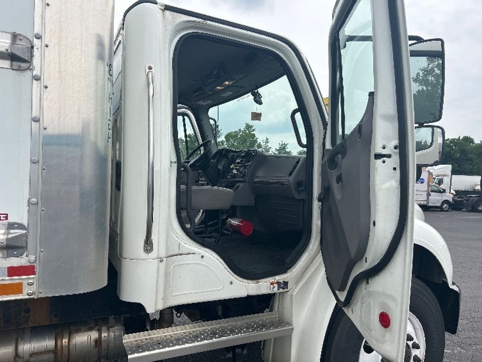 Medium Duty Box Truck-Light and Medium Duty Trucks-Freightliner-2022-M2-Obetz-OH-81,473\n\t\tmiles-$ 80,250 - Image 20