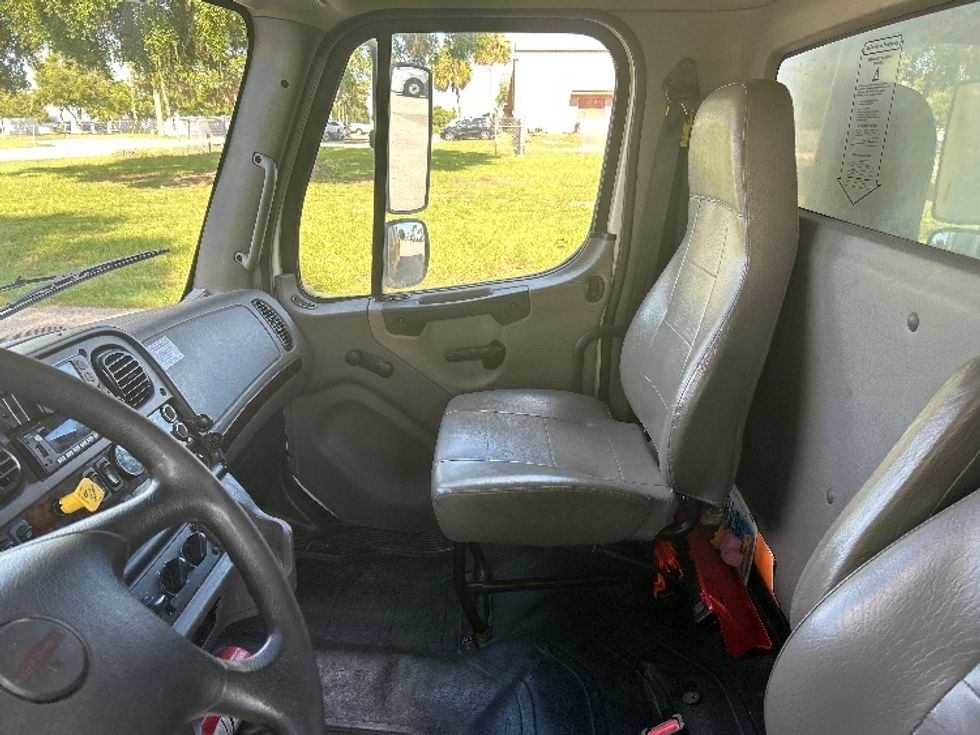 Medium Duty Box Truck-Light and Medium Duty Trucks-Freightliner-2022-M2-Ocala-FL-253,668\n\t\tmiles-$ 47,750 - Image 19