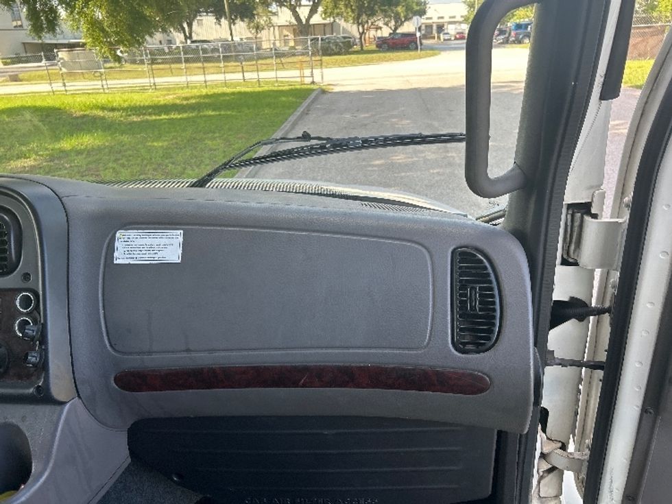 Medium Duty Box Truck-Light and Medium Duty Trucks-Freightliner-2022-M2-Ocala-FL-253,668\n\t\tmiles-$ 47,750 - Image 21