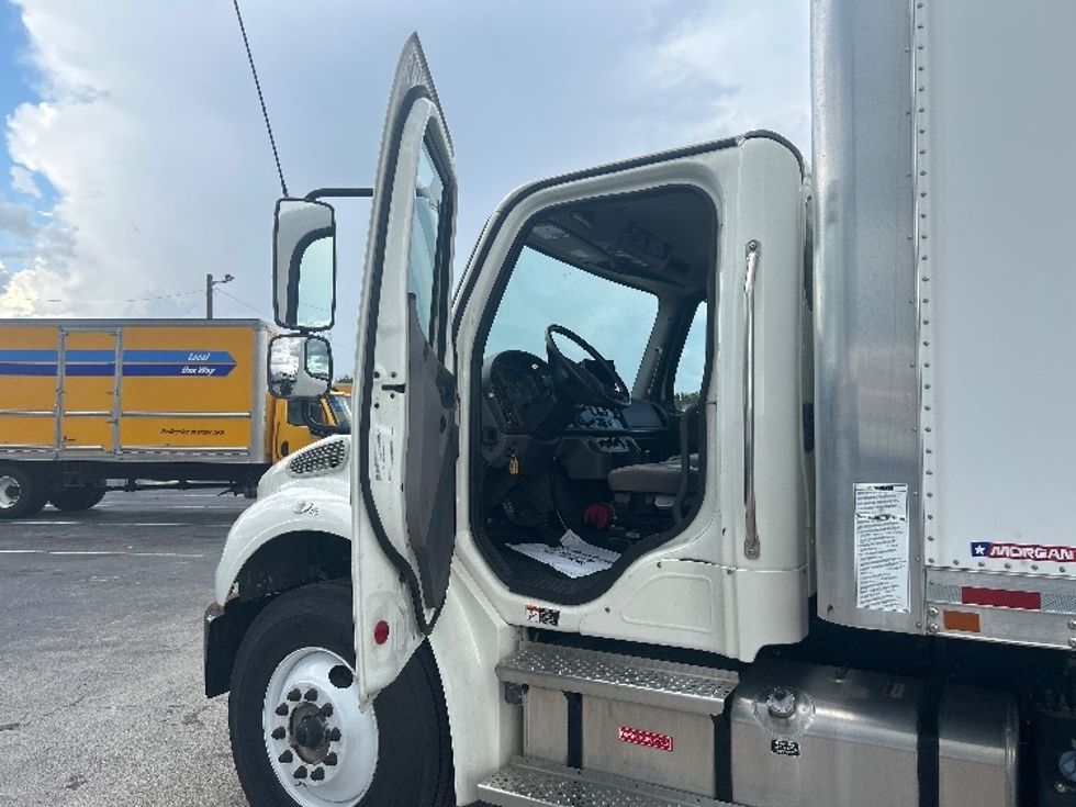 Medium Duty Box Truck-Light and Medium Duty Trucks-Freightliner-2022-M2-Ocala-FL-93,355\n\t\tmiles-$ 87,750 - Image 16