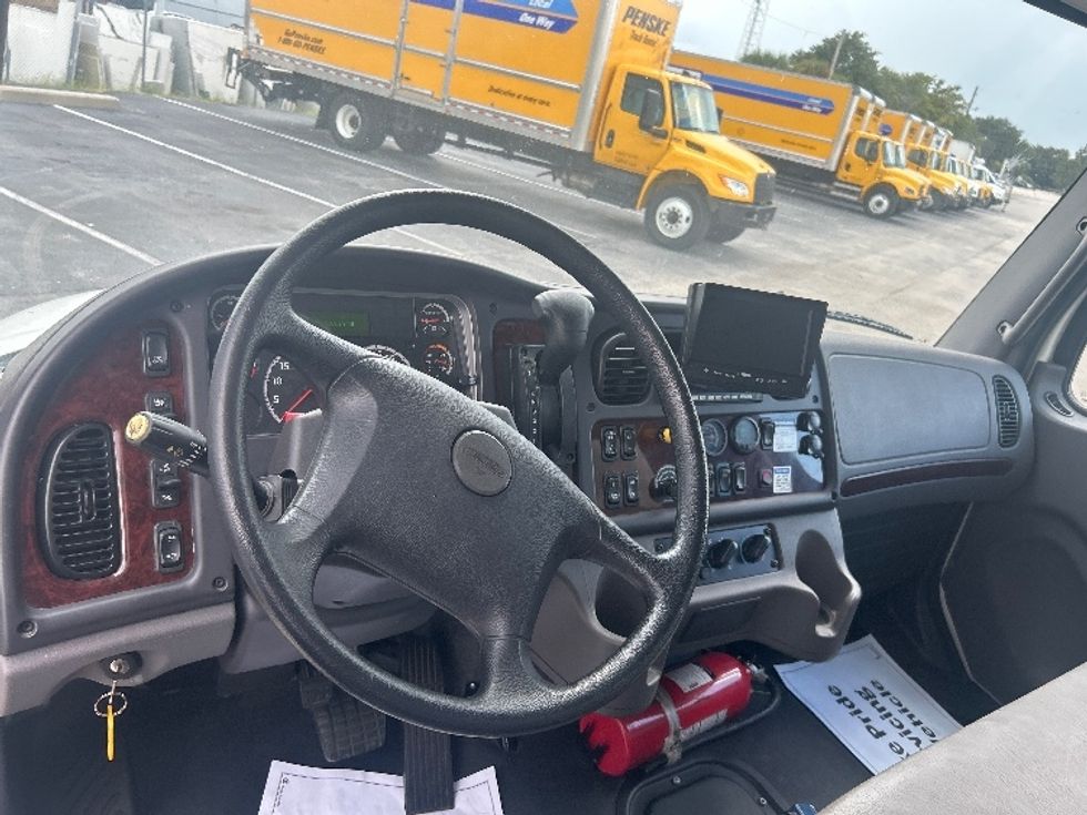 Medium Duty Box Truck-Light and Medium Duty Trucks-Freightliner-2022-M2-Ocala-FL-93,355\n\t\tmiles-$ 87,750 - Image 17