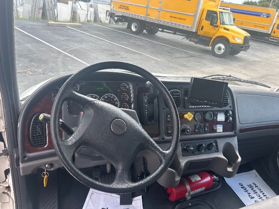 Medium Duty Box Truck-Light and Medium Duty Trucks-Freightliner-2022-M2-Ocala-FL-93,355\n\t\tmiles-$ 87,750 - Image 18