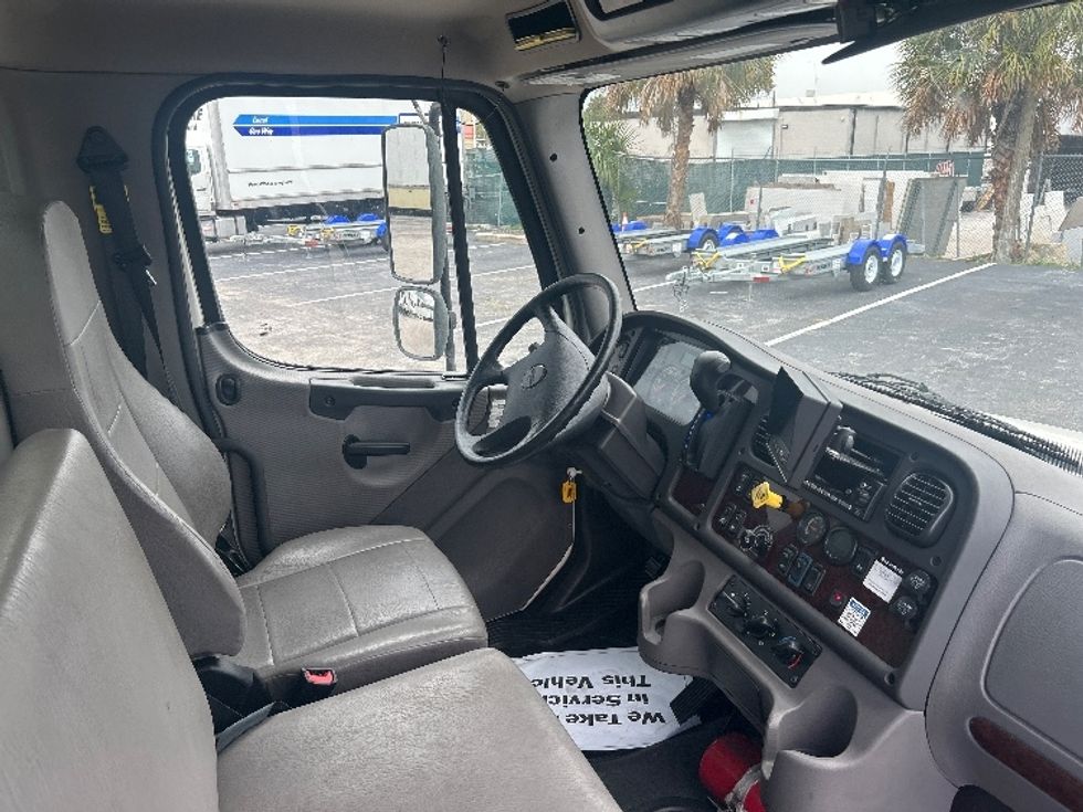 Medium Duty Box Truck-Light and Medium Duty Trucks-Freightliner-2022-M2-Ocala-FL-93,355\n\t\tmiles-$ 87,750 - Image 22