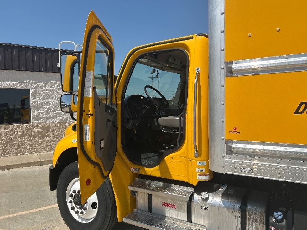 Medium Duty Box Truck-Light and Medium Duty Trucks-Freightliner-2022-M2-Oklahoma City-OK-137,051\n\t\tmiles-$ 69,500 - Image 16