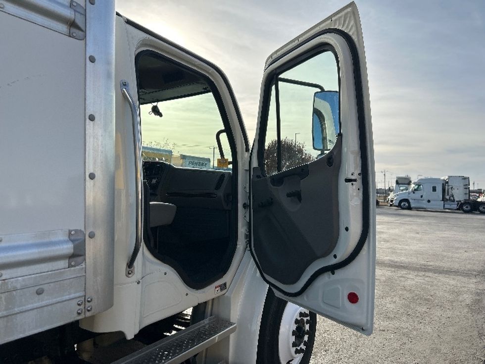 Medium Duty Box Truck-Light and Medium Duty Trucks-Freightliner-2022-M2-Oklahoma City-OK-188,968\n\t\tmiles-$ 60,500 - Image 18
