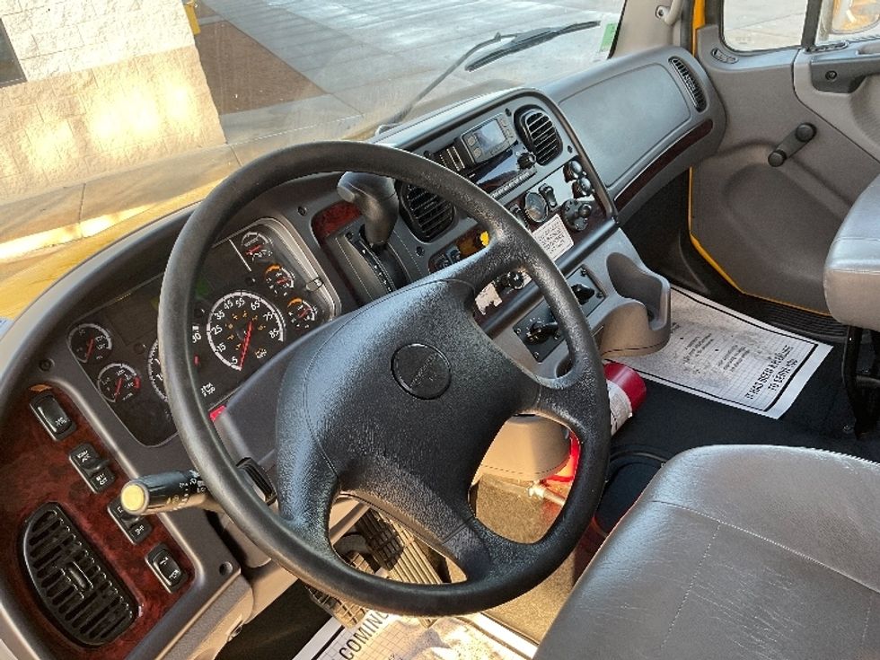 Medium Duty Box Truck-Light and Medium Duty Trucks-Freightliner-2022-M2-Oklahoma City-OK-99,841\n\t\tmiles-$ 77,250 - Image 16