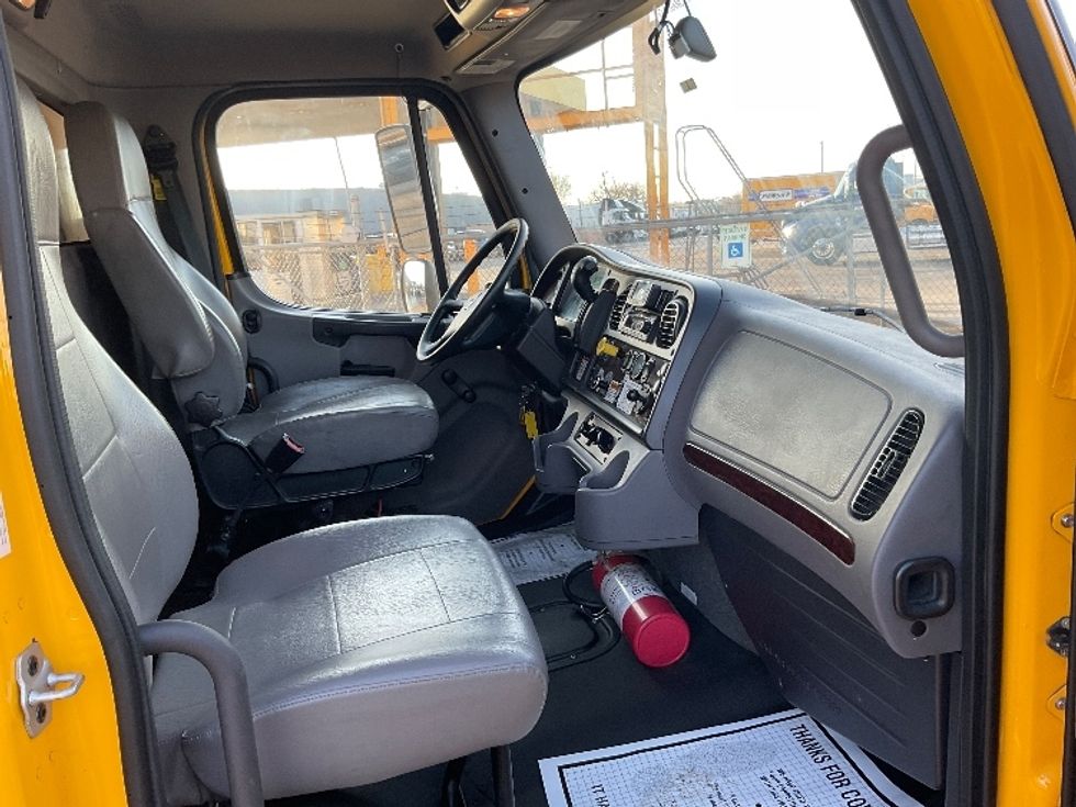 Medium Duty Box Truck-Light and Medium Duty Trucks-Freightliner-2022-M2-Oklahoma City-OK-99,841\n\t\tmiles-$ 77,250 - Image 20