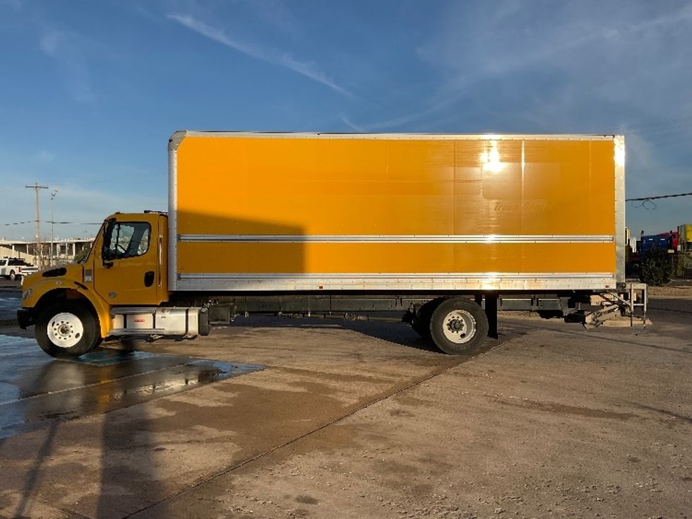 Medium Duty Box Truck-Light and Medium Duty Trucks-Freightliner-2022-M2-Oklahoma City-OK-99,841\n\t\tmiles-$ 77,250 - Image 4