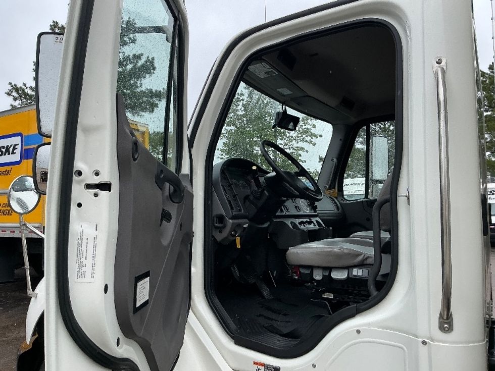 Medium Duty Box Truck-Light and Medium Duty Trucks-Freightliner-2022-M2-Olive Branch-MS-140,210\n\t\tmiles-$ 72,000 - Image 16