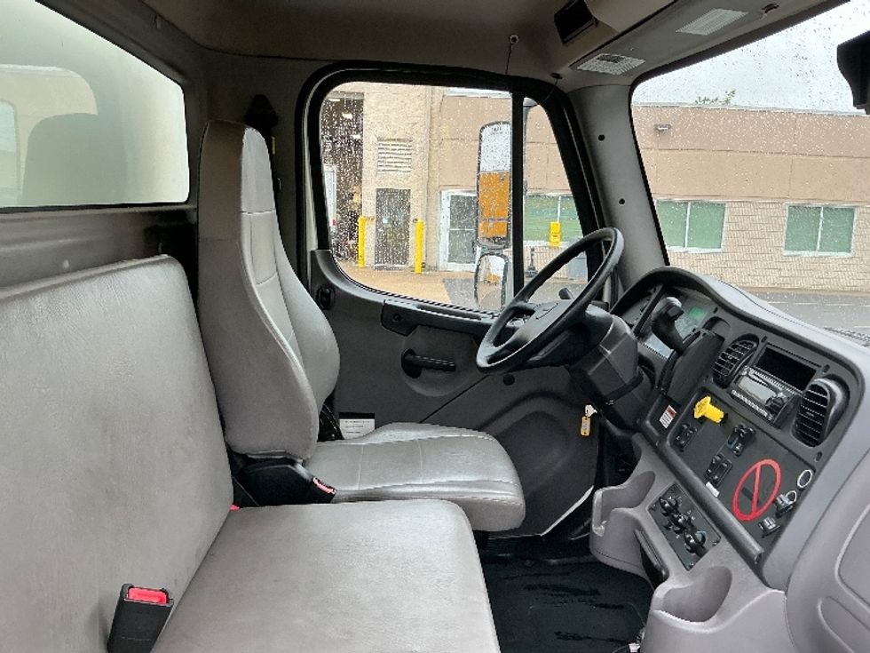 Medium Duty Box Truck-Light and Medium Duty Trucks-Freightliner-2022-M2-Olive Branch-MS-140,210\n\t\tmiles-$ 72,000 - Image 22