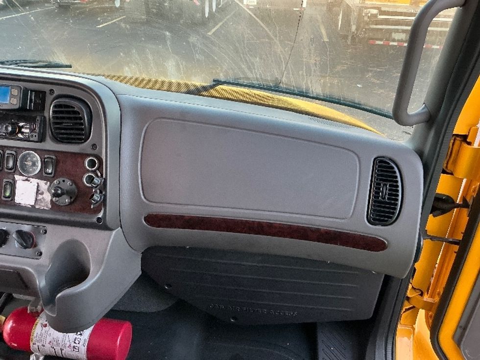 Medium Duty Box Truck-Light and Medium Duty Trucks-Freightliner-2022-M2-Olive Branch-MS-99,793\n\t\tmiles-$ 77,250 - Image 21