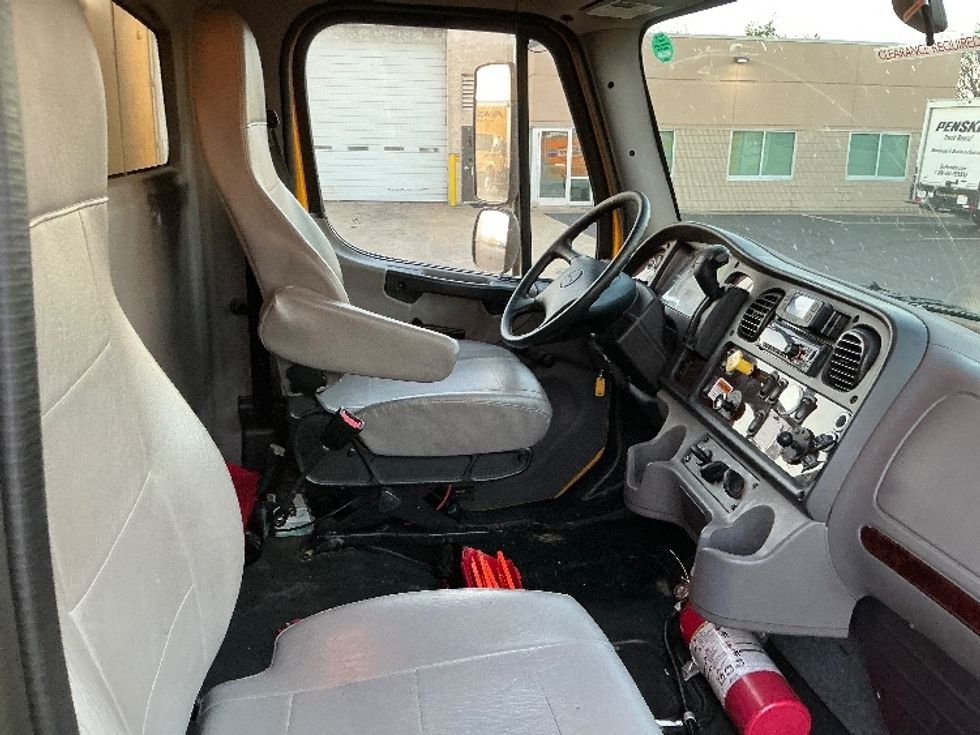 Medium Duty Box Truck-Light and Medium Duty Trucks-Freightliner-2022-M2-Olive Branch-MS-99,793\n\t\tmiles-$ 77,250 - Image 22