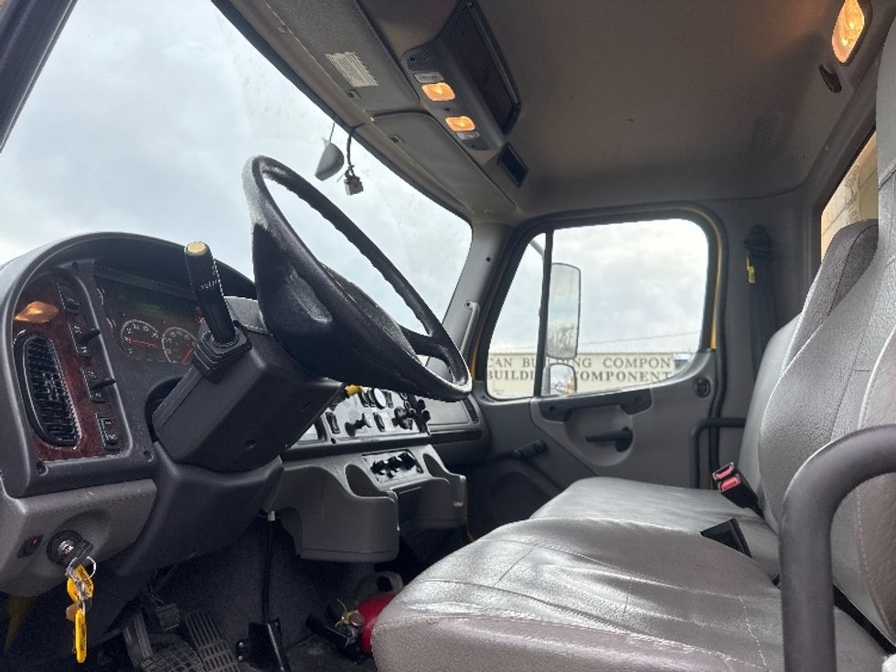 Medium Duty Box Truck-Light and Medium Duty Trucks-Freightliner-2022-M2-Omaha-NE-100,500\n\t\tmiles-$ 76,000 - Image 16