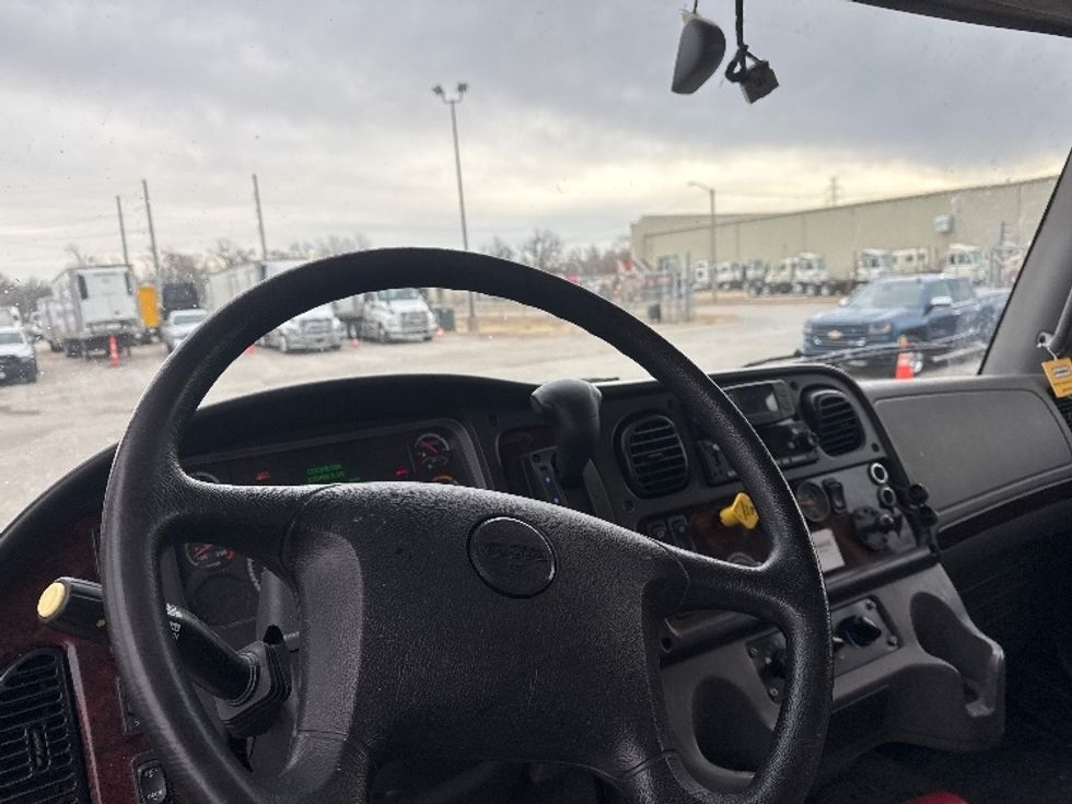 Medium Duty Box Truck-Light and Medium Duty Trucks-Freightliner-2022-M2-Omaha-NE-100,500\n\t\tmiles-$ 76,000 - Image 18