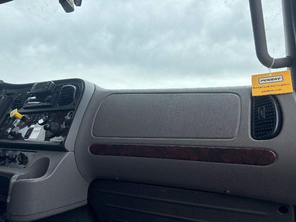 Medium Duty Box Truck-Light and Medium Duty Trucks-Freightliner-2022-M2-Omaha-NE-100,500\n\t\tmiles-$ 76,000 - Image 21