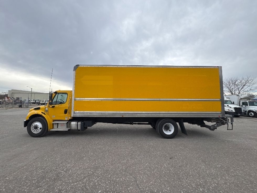 Medium Duty Box Truck-Light and Medium Duty Trucks-Freightliner-2022-M2-Omaha-NE-100,500\n\t\tmiles-$ 76,000 - Image 4