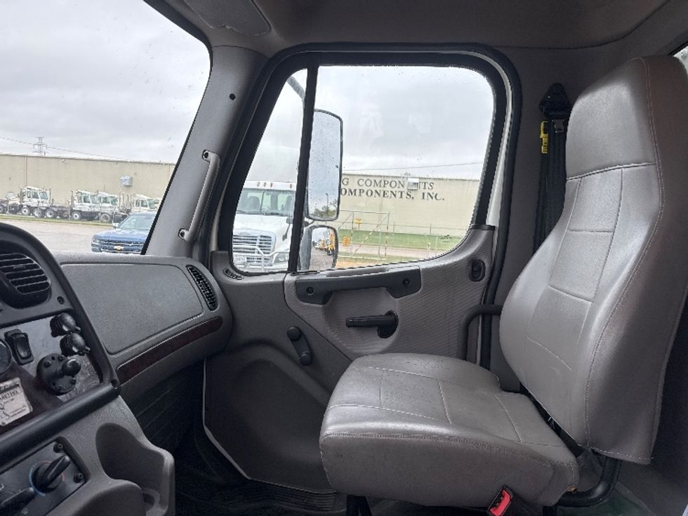 Medium Duty Box Truck-Light and Medium Duty Trucks-Freightliner-2022-M2-Omaha-NE-219,172\n\t\tmiles-$ 54,750 - Image 19