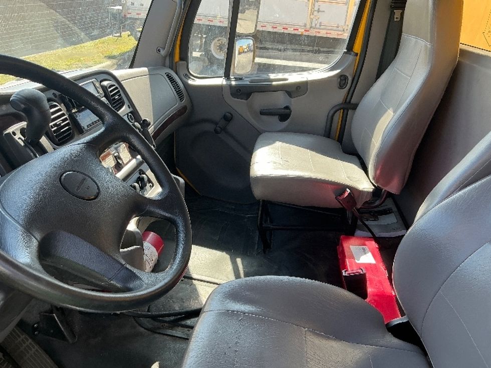 Medium Duty Box Truck-Light and Medium Duty Trucks-Freightliner-2022-M2-Orlando-FL-104,268\n\t\tmiles-$ 68,000 - Image 19