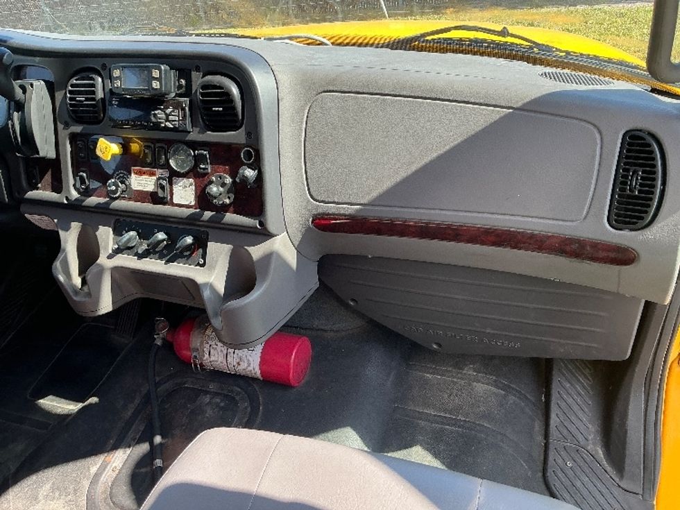 Medium Duty Box Truck-Light and Medium Duty Trucks-Freightliner-2022-M2-Orlando-FL-104,268\n\t\tmiles-$ 68,000 - Image 21