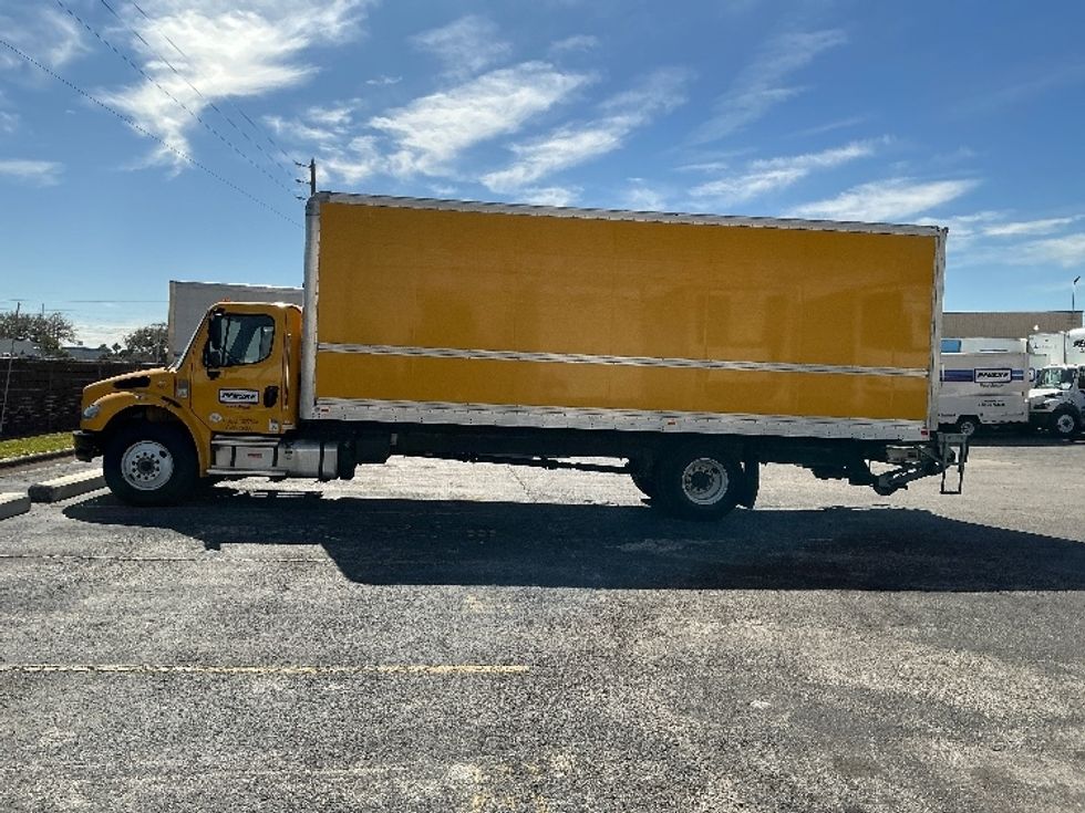 Medium Duty Box Truck-Light and Medium Duty Trucks-Freightliner-2022-M2-Orlando-FL-104,268\n\t\tmiles-$ 68,000 - Image 4