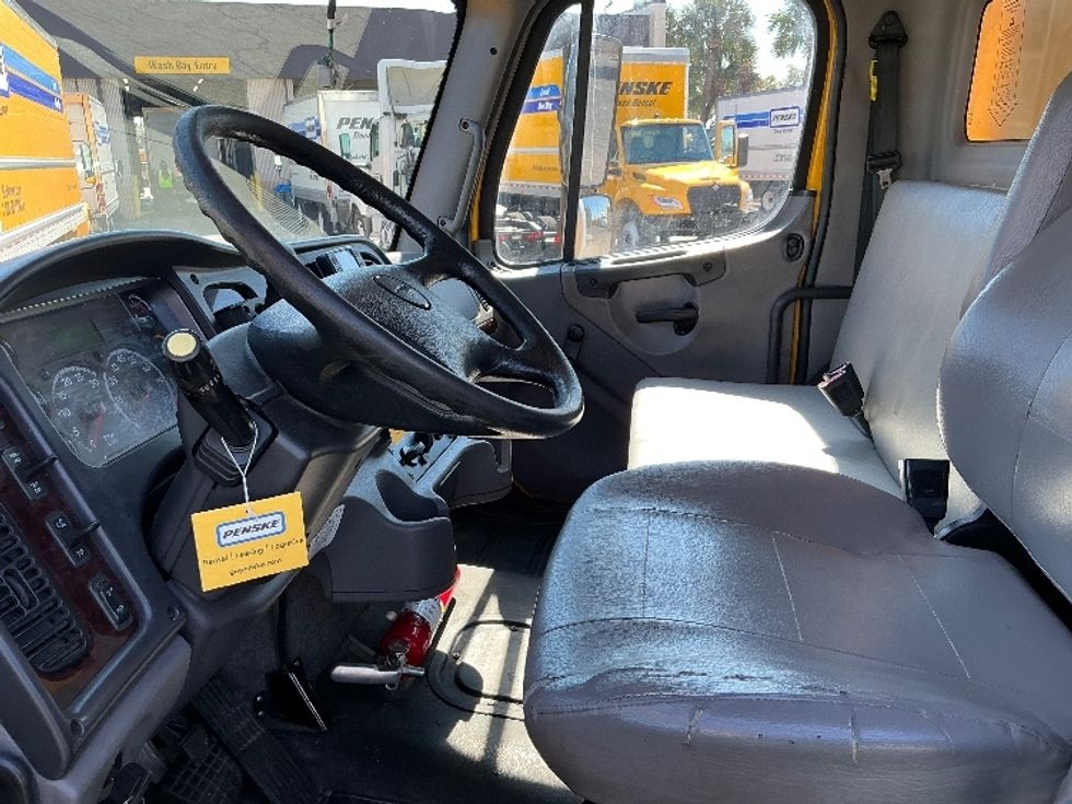 Medium Duty Box Truck-Light and Medium Duty Trucks-Freightliner-2022-M2-Orlando-FL-140,960\n\t\tmiles-$ 65,000 - Image 20