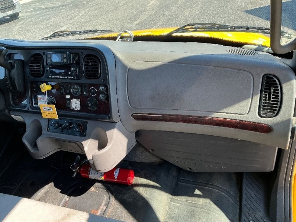 Medium Duty Box Truck-Light and Medium Duty Trucks-Freightliner-2022-M2-Orlando-FL-140,960\n\t\tmiles-$ 65,000 - Image 21