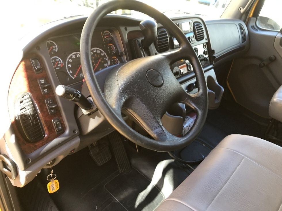 Medium Duty Box Truck-Light and Medium Duty Trucks-Freightliner-2022-M2-Orlando-FL-199,189\n\t\tmiles-$ 57,750 - Image 16