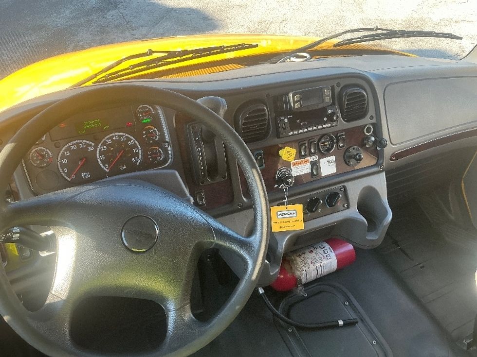 Medium Duty Box Truck-Light and Medium Duty Trucks-Freightliner-2022-M2-Orlando-FL-209,973\n\t\tmiles-$ 55,500 - Image 18