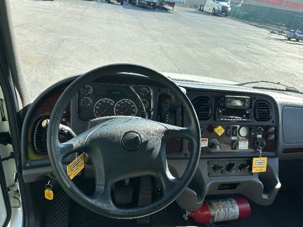 Medium Duty Box Truck-Light and Medium Duty Trucks-Freightliner-2022-M2-Orlando-FL-215,652\n\t\tmiles-$ 55,500 - Image 19