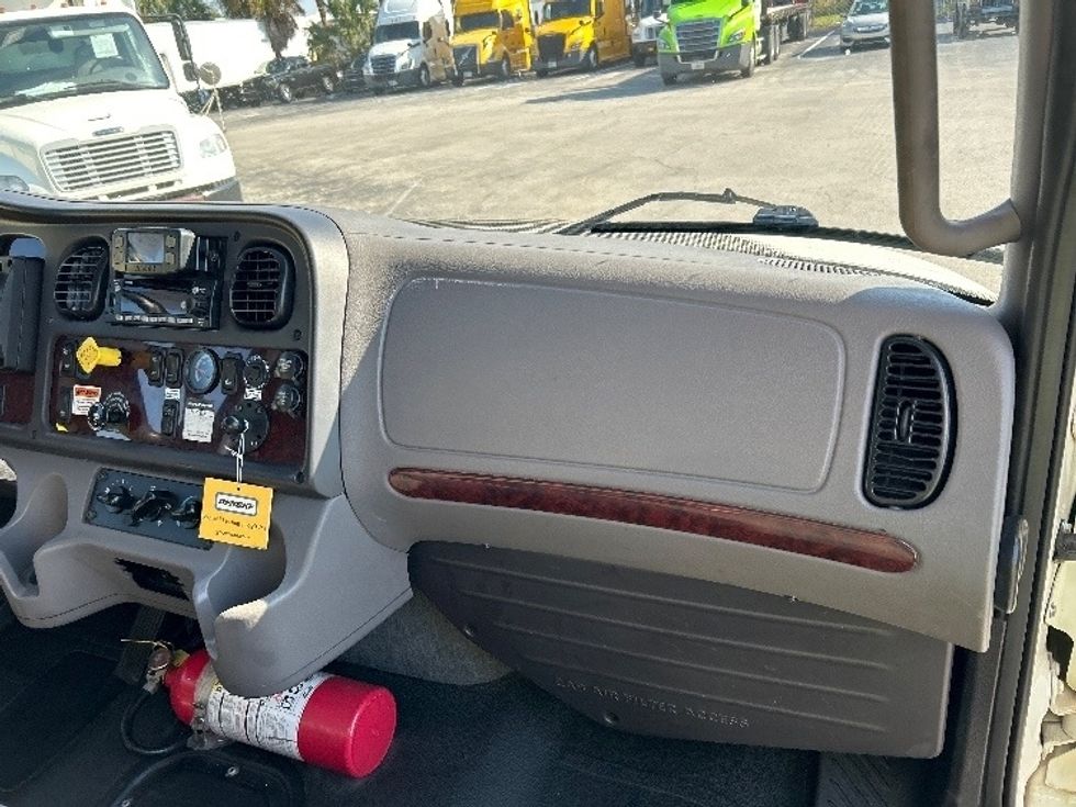 Medium Duty Box Truck-Light and Medium Duty Trucks-Freightliner-2022-M2-Orlando-FL-215,652\n\t\tmiles-$ 55,500 - Image 21