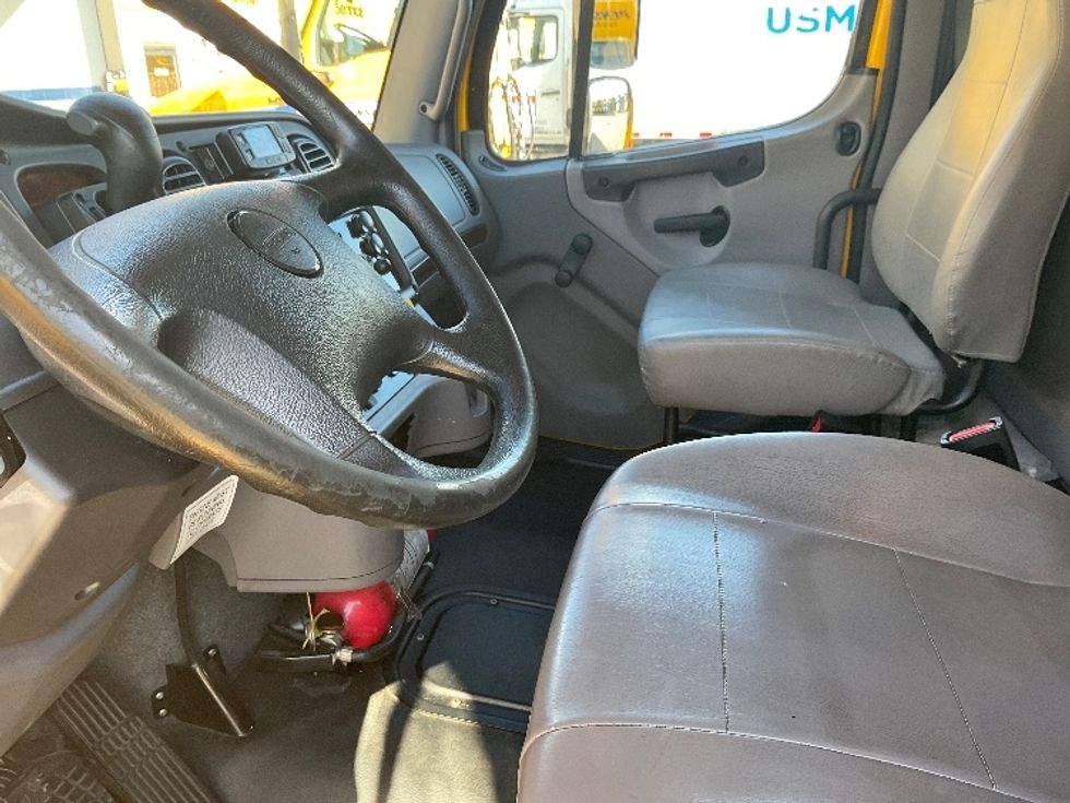 Medium Duty Box Truck-Light and Medium Duty Trucks-Freightliner-2022-M2-Orlando-FL-217,852\n\t\tmiles-$ 54,000 - Image 19