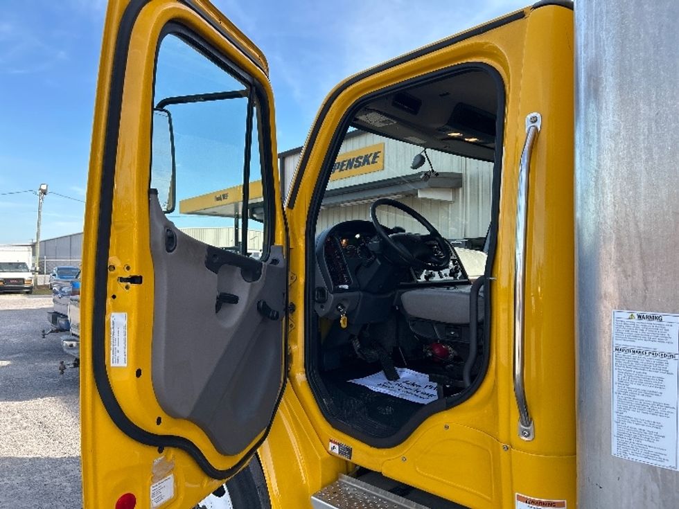 Medium Duty Box Truck-Light and Medium Duty Trucks-Freightliner-2022-M2-Panama City-FL-229,220\n\t\tmiles-$ 52,000 - Image 16