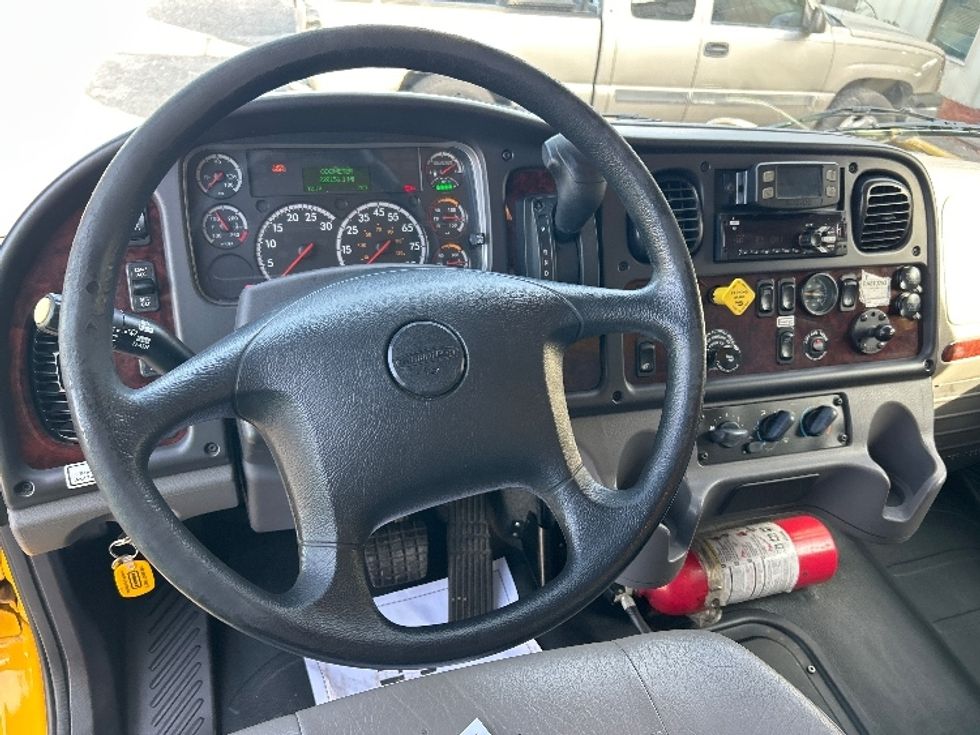 Medium Duty Box Truck-Light and Medium Duty Trucks-Freightliner-2022-M2-Panama City-FL-229,220\n\t\tmiles-$ 52,000 - Image 18