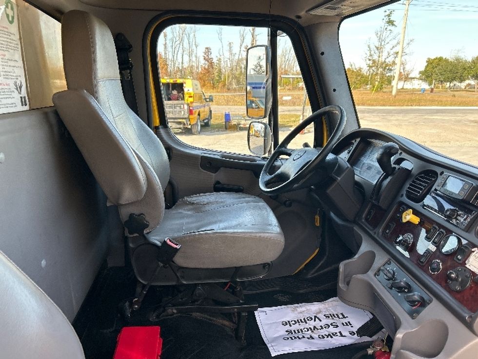 Medium Duty Box Truck-Light and Medium Duty Trucks-Freightliner-2022-M2-Panama City-FL-229,220\n\t\tmiles-$ 52,000 - Image 22