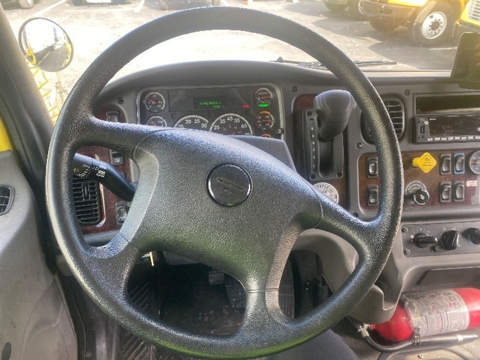 Medium Duty Box Truck-Light and Medium Duty Trucks-Freightliner-2022-M2-Parsippany-NJ-170,242\n\t\tmiles-$ 49,000 - Image 17