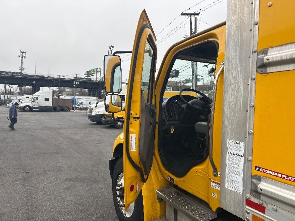 Medium Duty Box Truck-Light and Medium Duty Trucks-Freightliner-2022-M2-Parsippany-NJ-221,756\n\t\tmiles-$ 49,500 - Image 16