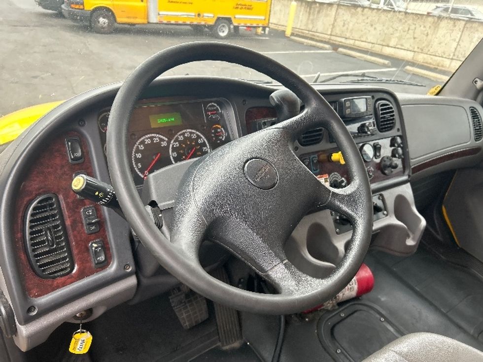 Medium Duty Box Truck-Light and Medium Duty Trucks-Freightliner-2022-M2-Parsippany-NJ-221,756\n\t\tmiles-$ 49,500 - Image 17