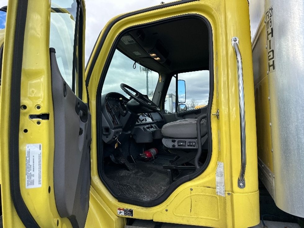 Medium Duty Box Truck-Light and Medium Duty Trucks-Freightliner-2022-M2-Parsippany-NJ-224,245\n\t\tmiles-$ 40,000 - Image 16