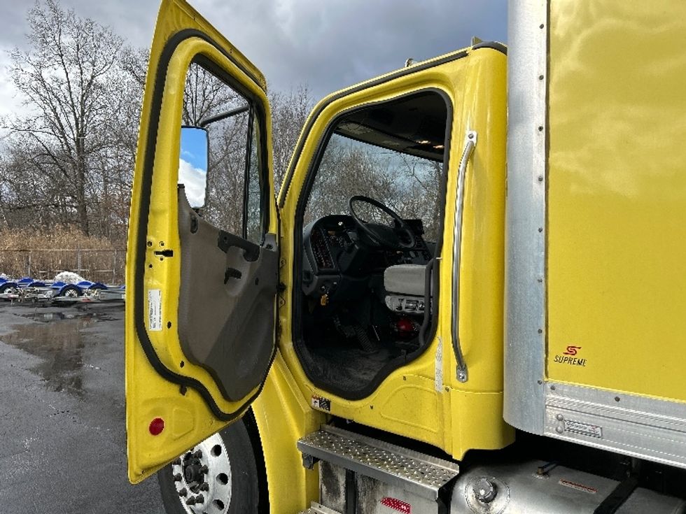 Medium Duty Box Truck-Light and Medium Duty Trucks-Freightliner-2022-M2-Parsippany-NJ-225,342\n\t\tmiles-$ 39,750 - Image 16