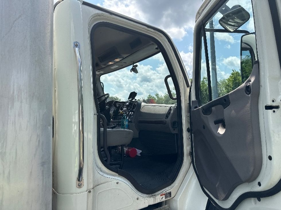 Medium Duty Box Truck-Light and Medium Duty Trucks-Freightliner-2022-M2-Parsippany-NJ-235,036\n\t\tmiles-$ 53,500 - Image 20