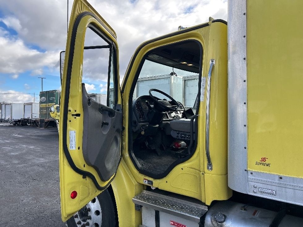 Medium Duty Box Truck-Light and Medium Duty Trucks-Freightliner-2022-M2-Parsippany-NJ-245,866\n\t\tmiles-$ 36,250 - Image 16