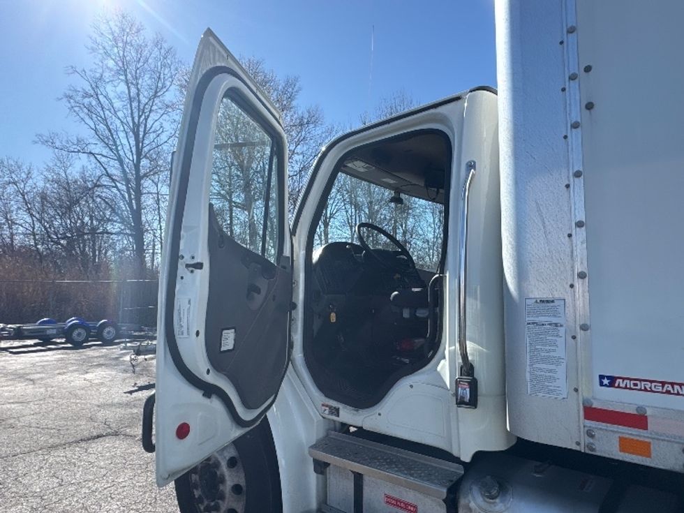 Medium Duty Box Truck-Light and Medium Duty Trucks-Freightliner-2022-M2-Parsippany-NJ-340,375\n\t\tmiles-$ 27,750 - Image 16