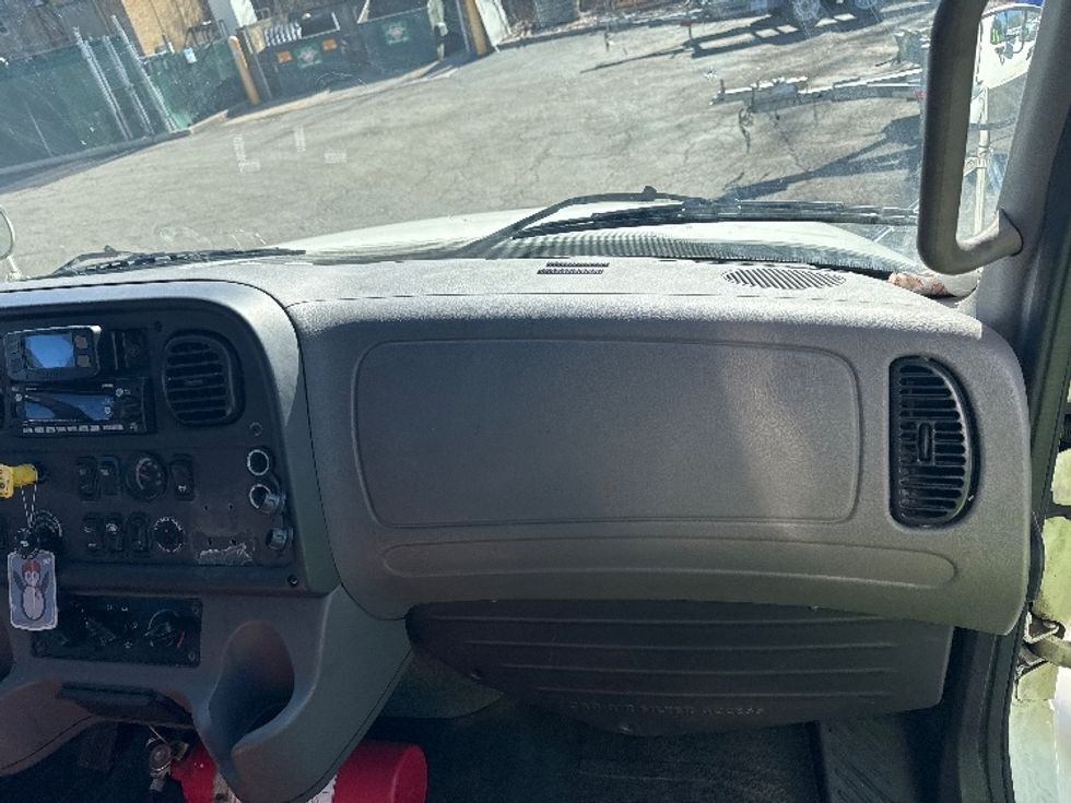 Medium Duty Box Truck-Light and Medium Duty Trucks-Freightliner-2022-M2-Parsippany-NJ-340,375\n\t\tmiles-$ 27,750 - Image 21