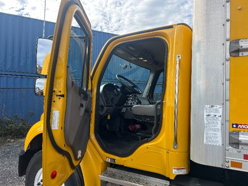 Medium Duty Box Truck-Light and Medium Duty Trucks-Freightliner-2022-M2-Pennsauken-NJ-257,802\n\t\tmiles-$ 43,250 - Image 16