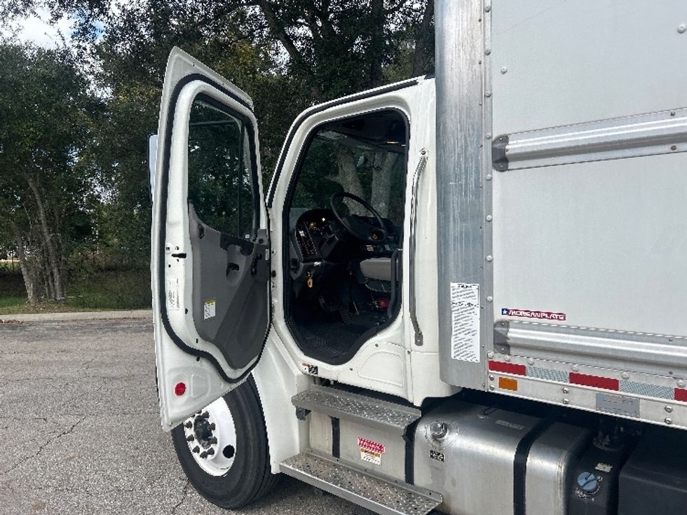 Medium Duty Box Truck-Light and Medium Duty Trucks-Freightliner-2022-M2-Pensacola-FL-147,966\n\t\tmiles-$ 61,000 - Image 16