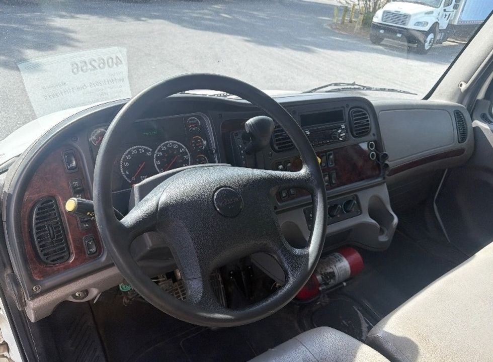 Medium Duty Box Truck-Light and Medium Duty Trucks-Freightliner-2022-M2-Pensacola-FL-207,617\n\t\tmiles-$ 51,500 - Image 17